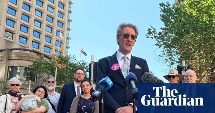 Public hospital psychiatrists to receive 20% pay rise after winning dispute with NSW Health