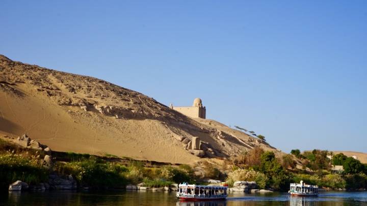 Una decena de almerienses evacuados de un crucero hundido en el río Nilo tras un incendio