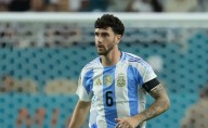 Why is Argentina wearing a black armband in the friendly match vs Venezuela?