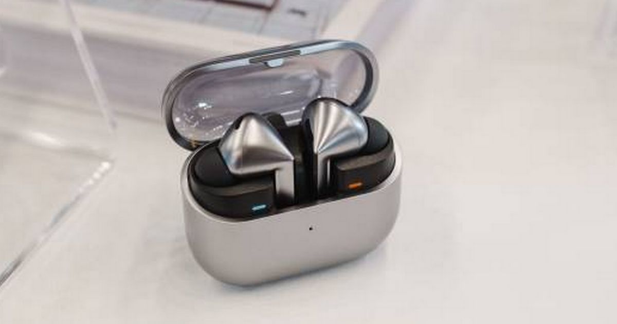 Samsung's £220 Galaxy earbuds are free with lesser