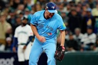 Max Scherzer turns back the clock and Blue Jays beat Mariners in Game 4 to even ALCS