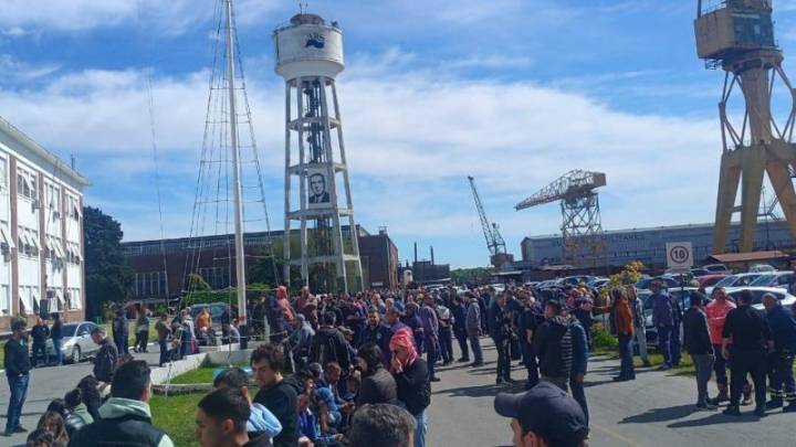 Estalló la bronca en el Astillero Río Santiago