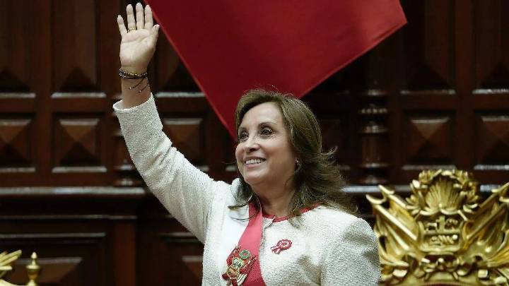 Legisladores de Perú presentan moción para iniciar destitución de la presidenta Boluarte