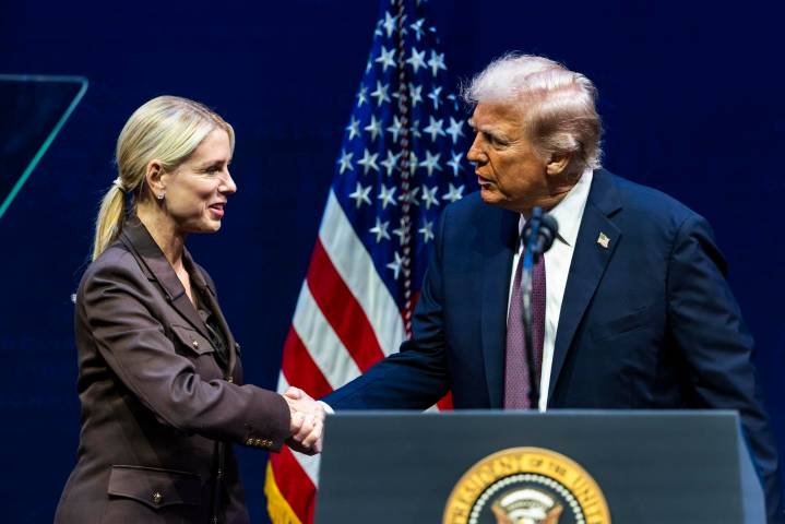 Post accidental de Trump revela acciones contra enemigos políticos