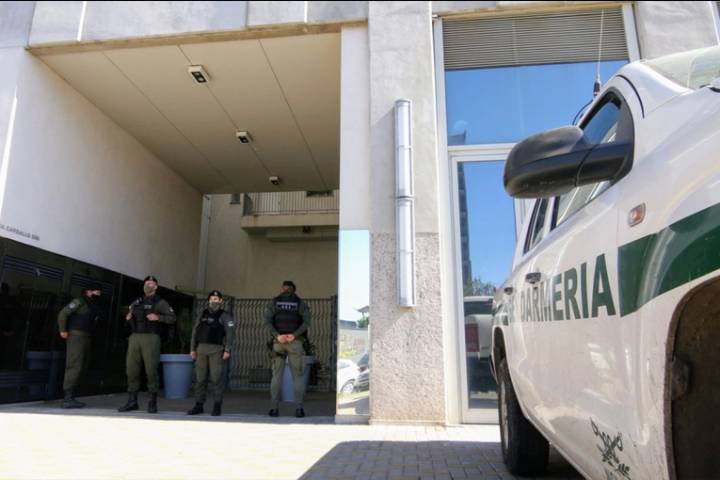 23 gendarmes detenidos por presuntas coimas en puestos de ruta