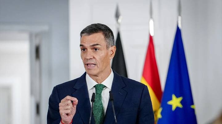 Qué significa que el aborto se incluya como derecho en la Constitución: la nueva propuesta de Pedro Sánchez