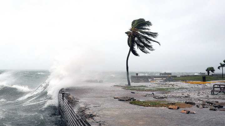 Huracán Melissa, la ‘tormenta del siglo’, toca tierra en Jamaica