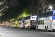 Más armado imposible: la exorbitante cantidad de micros que llevó Milei a Rosario para llenar la foto