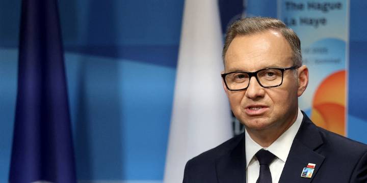 Un expresidente polaco llamó “cerdos” al público de una película de Agnieszka Holland y ahora enfrenta un juicio