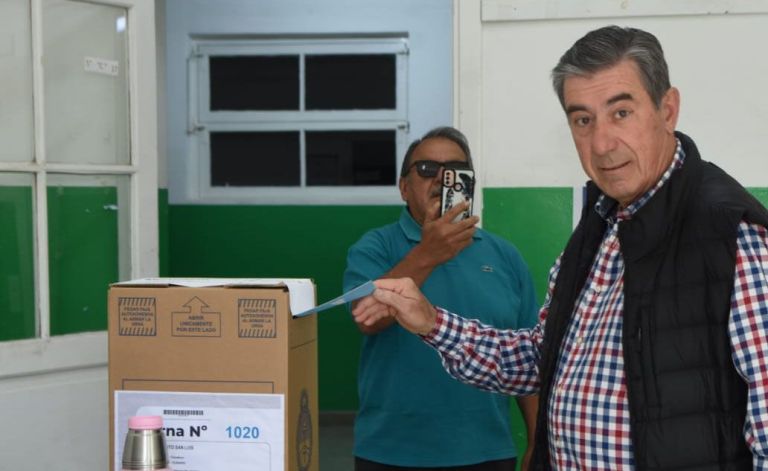 El "Gato" Fernández votó en Tilisarao: "Estas elecciones son una de las más importantes de los últimos 20 años"
