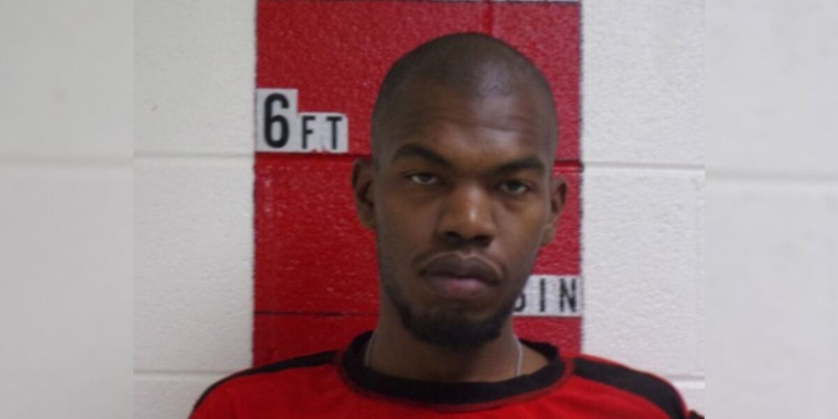 Man arrested after dragging 2 people while stealing Jeep, NC deputies say