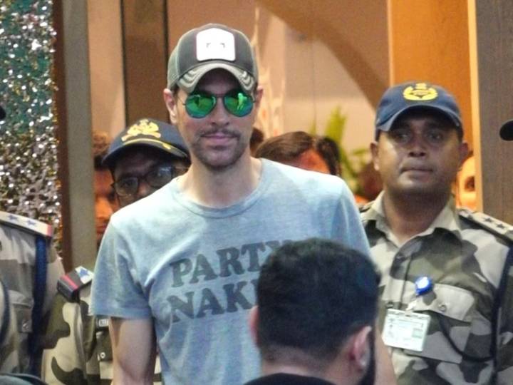 Enrique Iglesias lands in India after 13 years for two