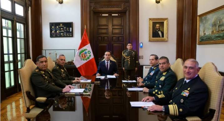 José Jerí se reúne con altos mandos de FF.AA. y la PNP para coordinar acciones contra la criminalidad
