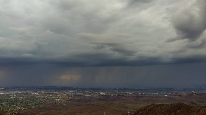 Rainfall rolls into Las Vegas, Henderson areas after Severe Thunderstorm Warning issued