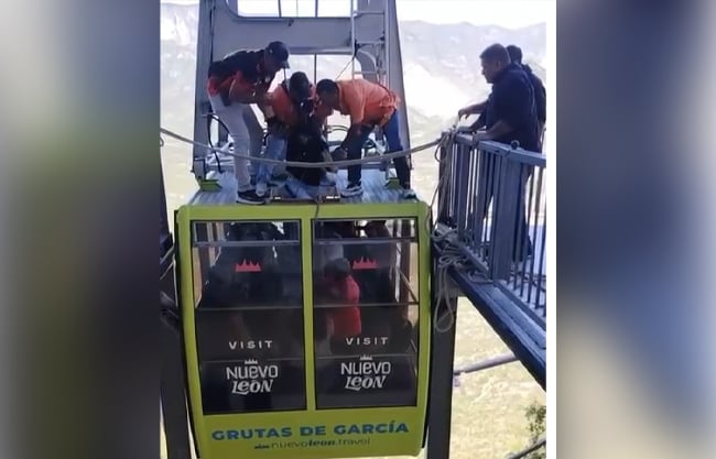 Quedan paseantes atrapados en teleférico de Grutas de García