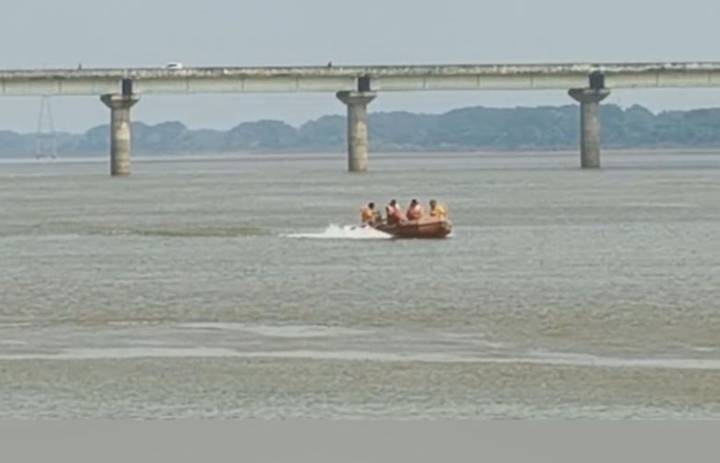 Tragedy in Cuttack: Two minor boys missing in Kathajodi river