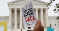 Gobierno de EEUU podría comenzar a aceptar de nuevo solicitudes de DACA