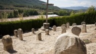 El impresionante cementerio de Aragón, cuyas tumbas medievales muestran la Danza de la Muerte