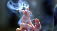 Dejar de fumar reduce el deterioro cognitivo y el riesgo de demencia