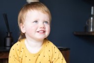 "Resultados extraordinarios". Once niños con sordera incurable vuelven a oír gracias a la terapia génica