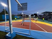 Juventud comunera renueva cancha para 100 jóvenes en Las Cocuizas