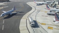 Dos aviones colisionan "a escasa velocidad" en un aeropuerto en Nueva York