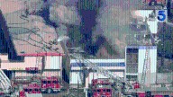 Firefighters take defensive mode as blaze engulfs Inglewood building