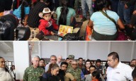 Presidenta de México recorre las regiones más afectadas por lluvias, que dejan 47 muertos