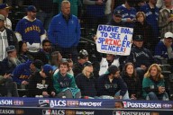 Canadians set aside contempt for tariffs and Trump rhetoric for the love of the Toronto Blue Jays