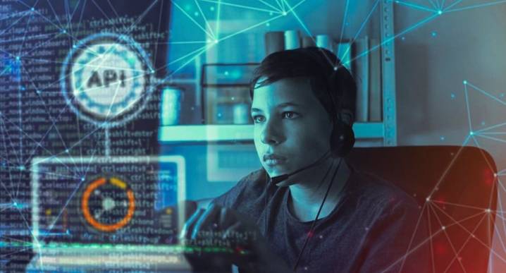 Gigante de la banca prevé eliminar casi un millar de empleos por automatización con IA