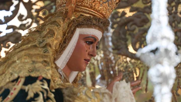 Horario del besamanos y de los cultos de la Esperanza de Triana en la Catedral