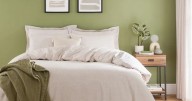 'Stunning' £14 Dunelm duvet set comes in five colours and 'dries perfectly'