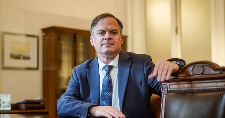Matías Walker (Demócratas): “Es evidente que el objetivo del gobierno es inflar a Kast, en desmedro de Matthei”