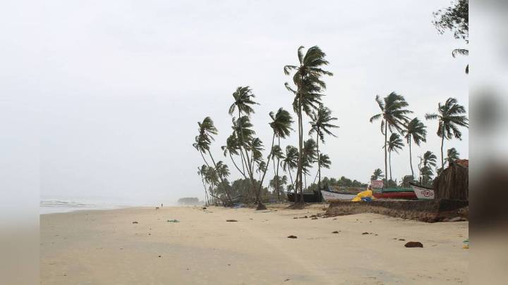 Severe Cyclone Montha Crosses Andhra Pradesh And Yanam Coasts India News
