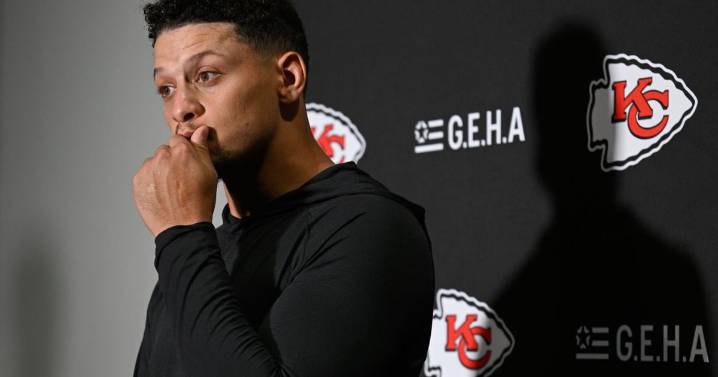 Chiefs' penalty woes continue in loss to Jaguars, their third straight one