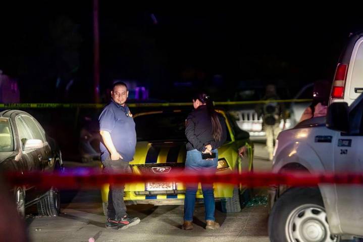 Muere un hombre dentro de su Mustang tras ser atacado a balazos en el Natura