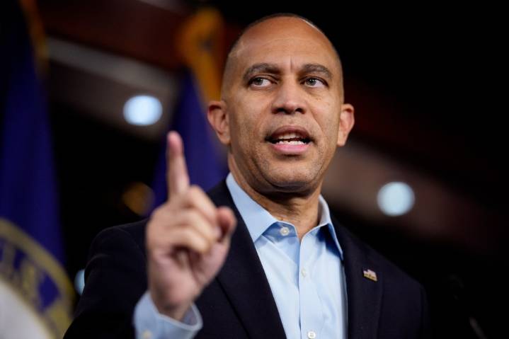 Pardoned Jan. 6 Capitol rioter arrested for threatening to kill Rep. Hakeem Jeffries