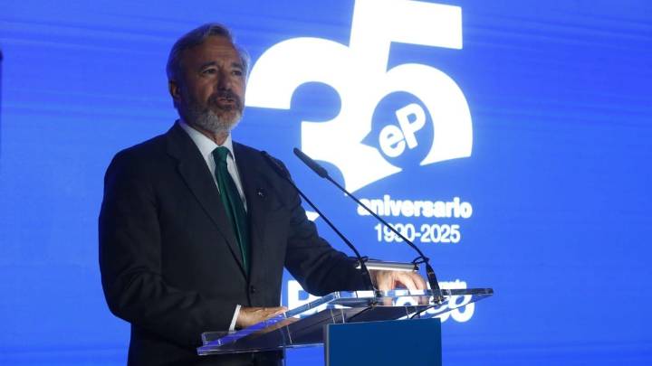 Azcón destaca a El Periódico de Aragón por "relatar y acompañar a la gente"