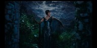 “El beso de la mujer araña” tiene a Jennifer López como una villana con estilo pero sin veneno