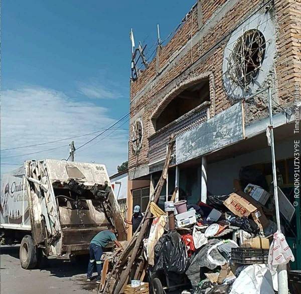 Gobierno de Tepic limpia más de 11 toneladas de basura en operativo relámpago