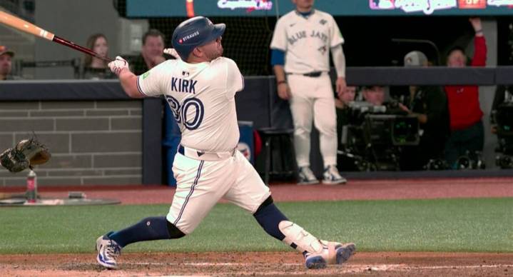 Con cuadrangular incluido de Alejandro Kirk vence Toronto 11-4 a Dodgers en Juego 1 de Serie Mundial