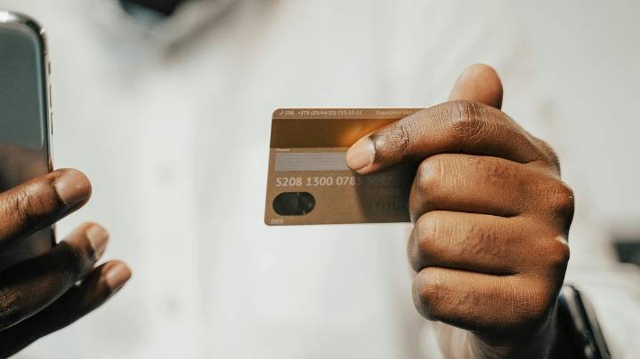 Festive Season Wraps Up With 24% E-Commerce Order Volume Surge; Q