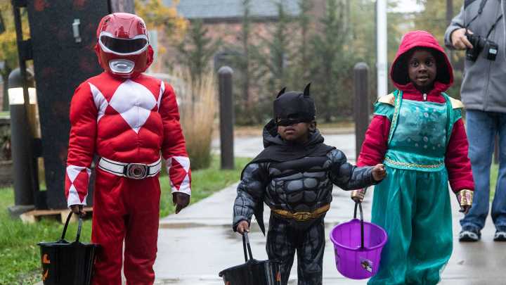 Forgot your Halloween party invite? Last-minute Halloween costume ideas, delivery options