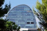 Divide a inversionistas de Sabadell oferta de BBVA