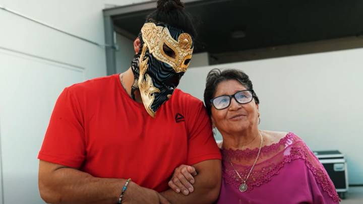 Bandido comparte visita de su abuelita a evento de AEW; lo vio luchar por primera vez