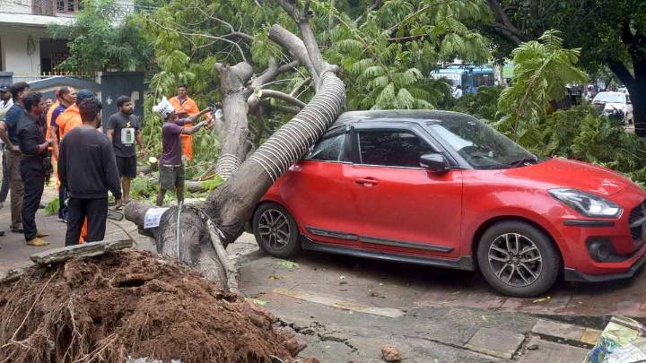 Cyclone Montha makes landfall in Andhra; rains pound coastal districts