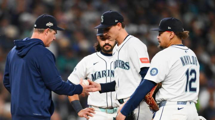 Mariners give up 18 hits, including 5 homers, as Blue Jays swing early in count to close in ALCS