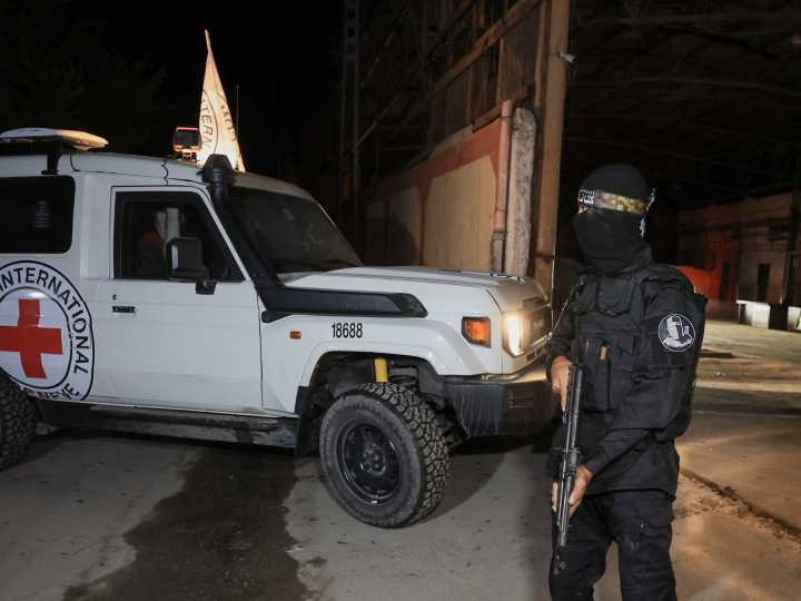 Hamas returns bodies of two more captives, says Israel violating ceasefire