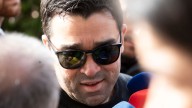 Deco confirma que recurrirán la expulsión a Flick: "Los árbitros son más rigurosos ante el Barça"