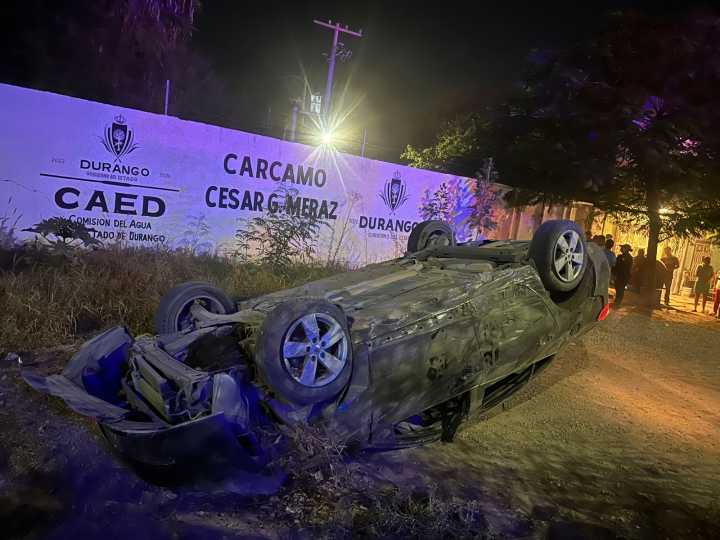 Adolescente de 16 años provoca volcadura en Lerdo; varios menores resultan con lesiones